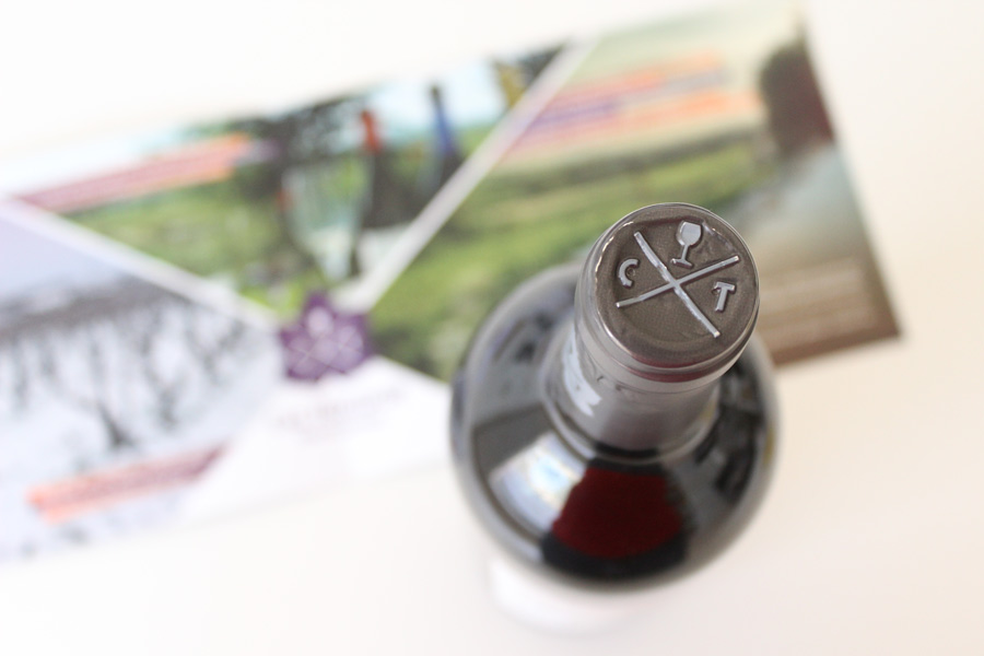 Disseny gràfic pàckaging vins Cal Teixidor Penedès ampolla marca Disseny gràfic pàckaging vins Cal Teixidor Penedès
